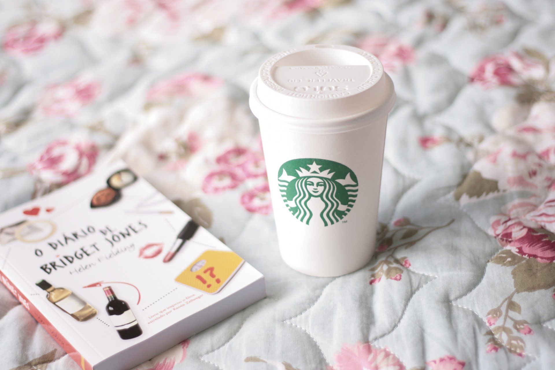 starbucks-mood-cup-mug-glass-books-bed-starbucks-coffee-blog
