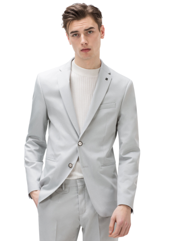 suit-breast-pocket-detail-classic-button-fastening-pin-lapel-detail-2