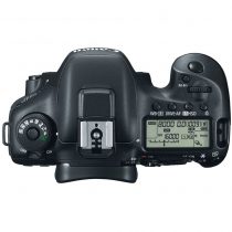 Canon EOS 7D Mark II DSLR Camera with 18-135mm Lens and Deluxe Photo Kit 4 Canon EOS 7D Mark II DSLR Camera with 18-135mm Lens and Deluxe Photo Kit 4