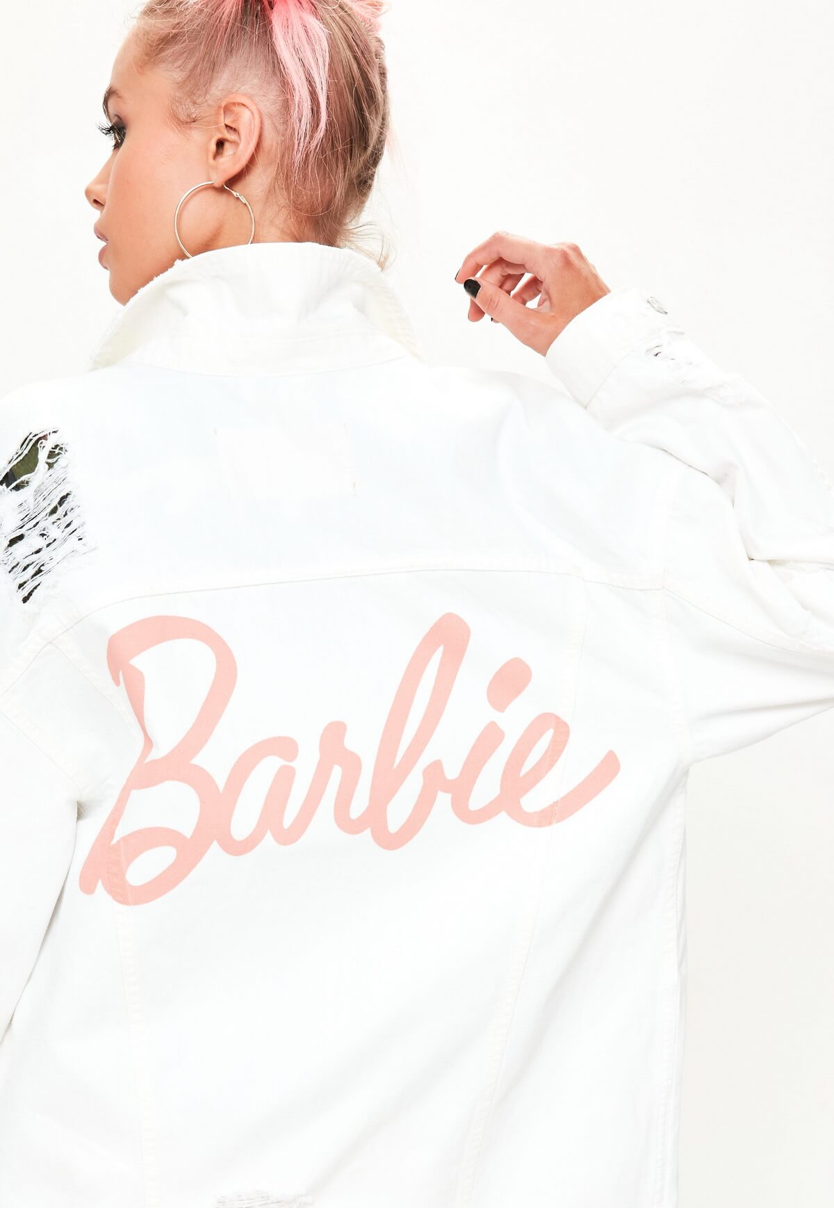 Barbie x missguided ivory long sleeve printed back denim jacket (1)