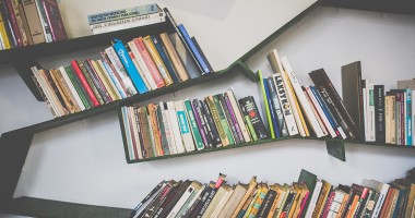 kaboompics.com_Abstract-shelf-full-of-multicolored-books