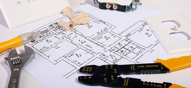 3 Signs It’s Time to Replace a Light Switch