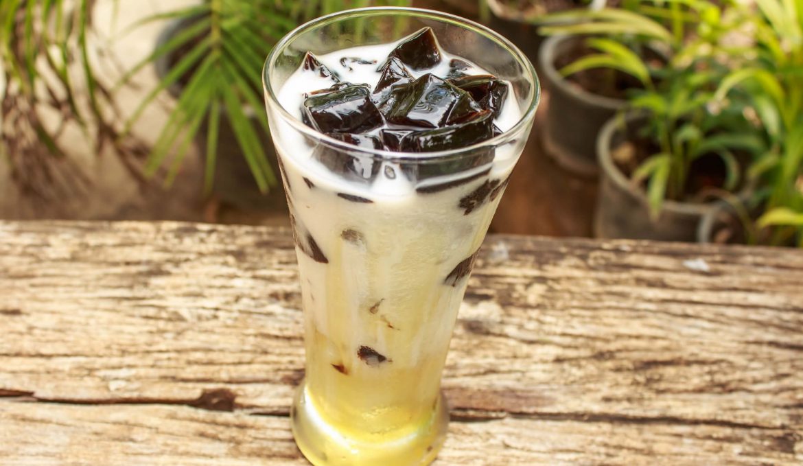 Soy Milk Grass Jelly