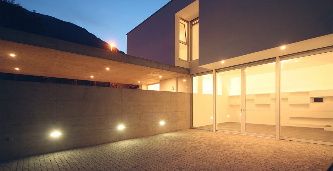 An ‘S’ Shaped Home Overlooking The Beach