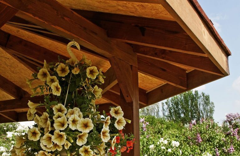 Wooden Blinds to Decorate Your House