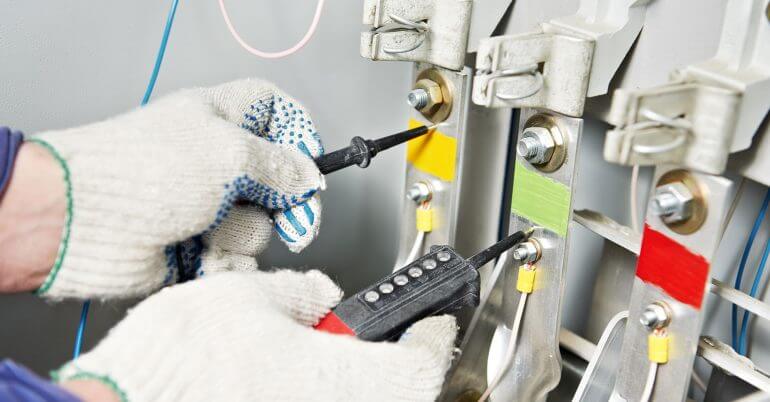 3 Signs It’s Time to Replace a Light Switch