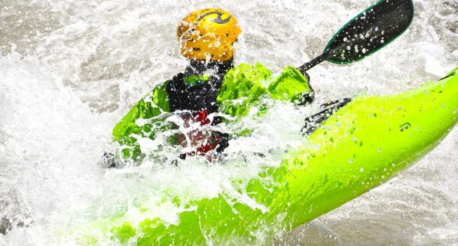 What to Wear for a Spring Kayaking?