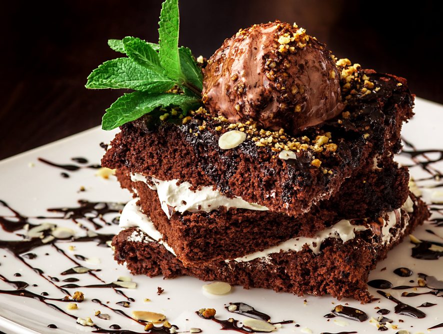Pistachio Cannoli Cake