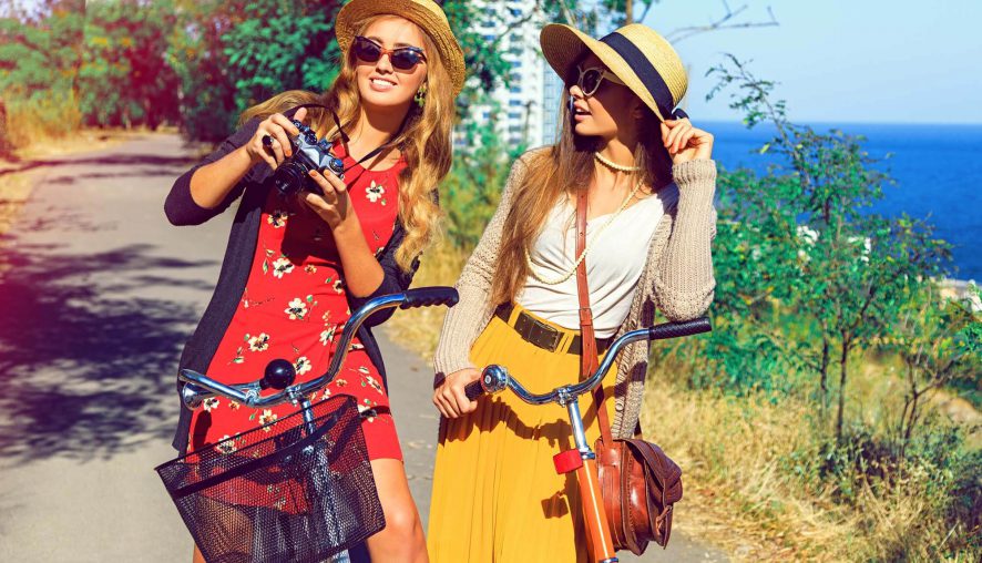 Share Our Fashion Tips With Your Friends!
