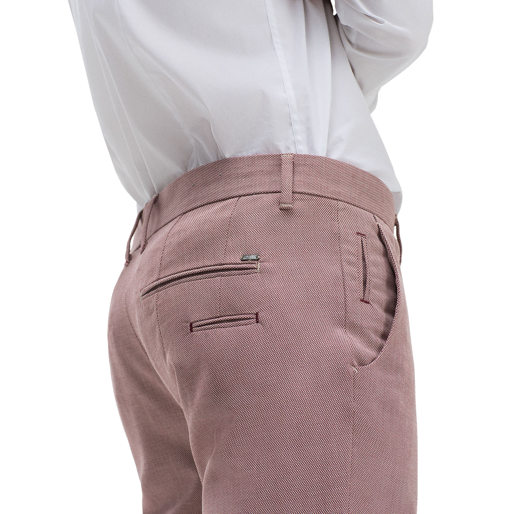 Textured suit. Breast pocket. Classic button fastening 3