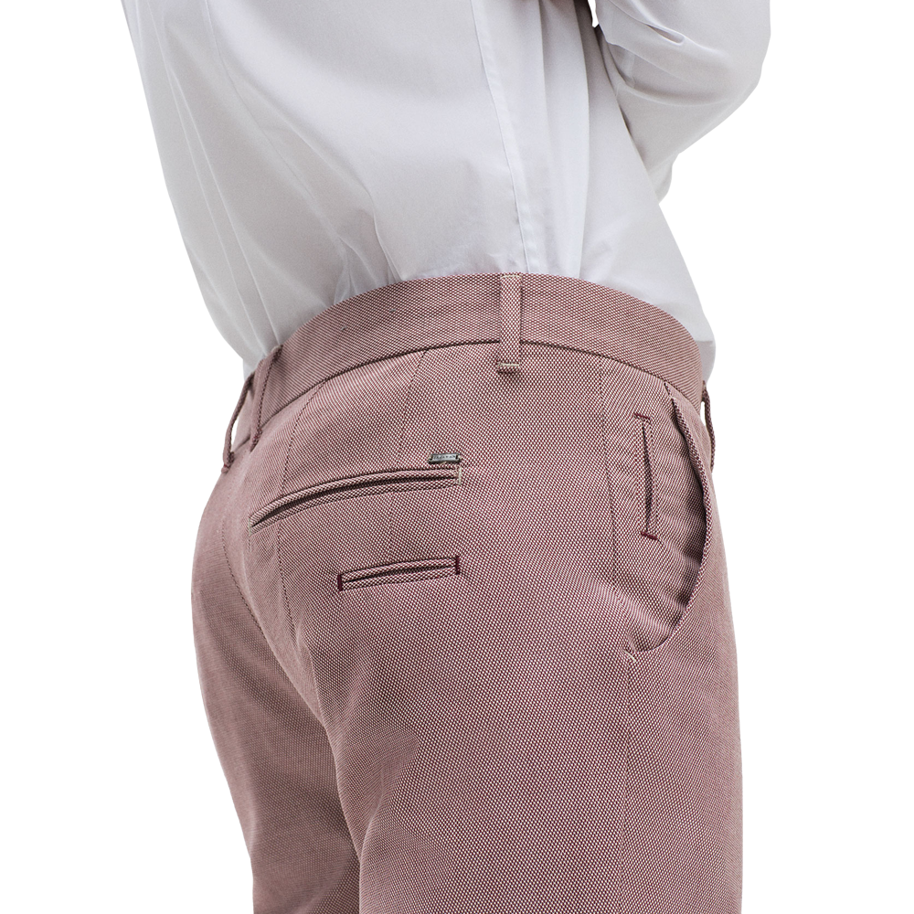 Textured suit. Breast pocket. Classic button fastening 3