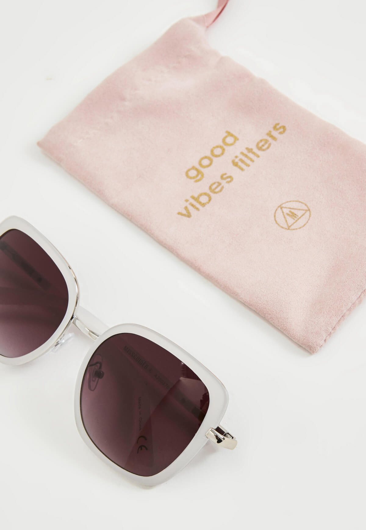 White matte frame square sunglasses (3)